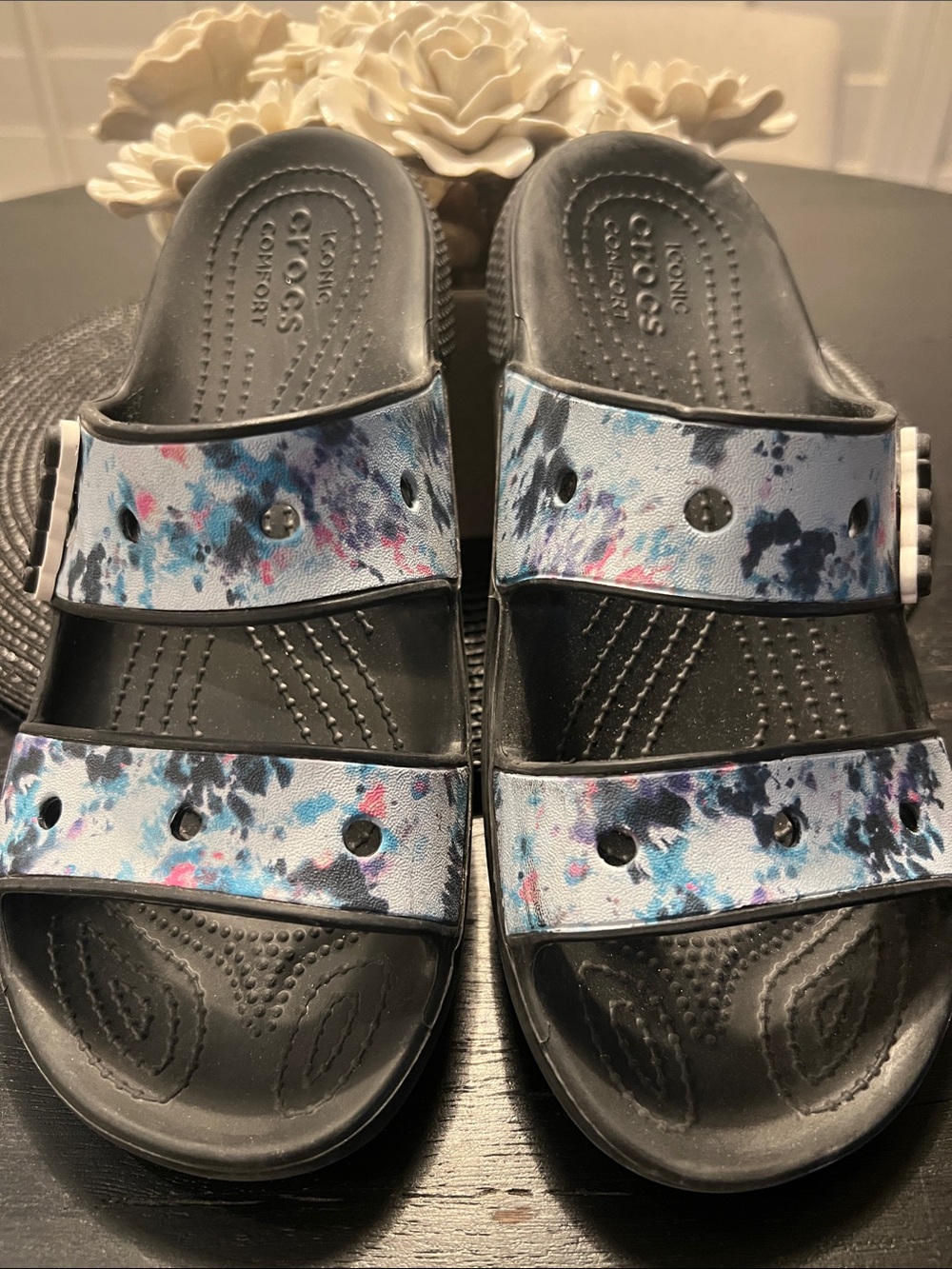 GUC SZ Wms7 Men’s5 CROCS Black Sandals with Blue and Pink Splatter Straps